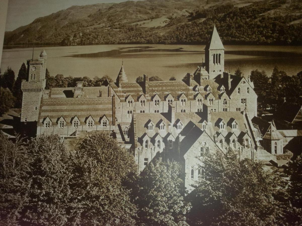 Caledonian Hotel Fort Augustus Exteriör bild